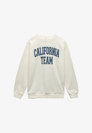Kremowy sweatshirt z długimi rękawami, z ribbowanym wykończeniem mankietów i dolnej krawędzi. Na piersi znajduje się napis "CALIFORNIA TEAM" w pogrubionej niebieskiej czcionce.