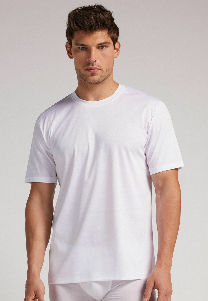 IUMAN Intimissimi Uomo T-shirts basic - weiß white