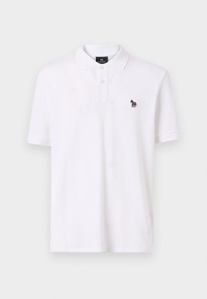 Hvit polo skjorte laget av bomull, med klassisk krage, to-knappslukking, og en liten flerfarget zebra-logo på brystet.