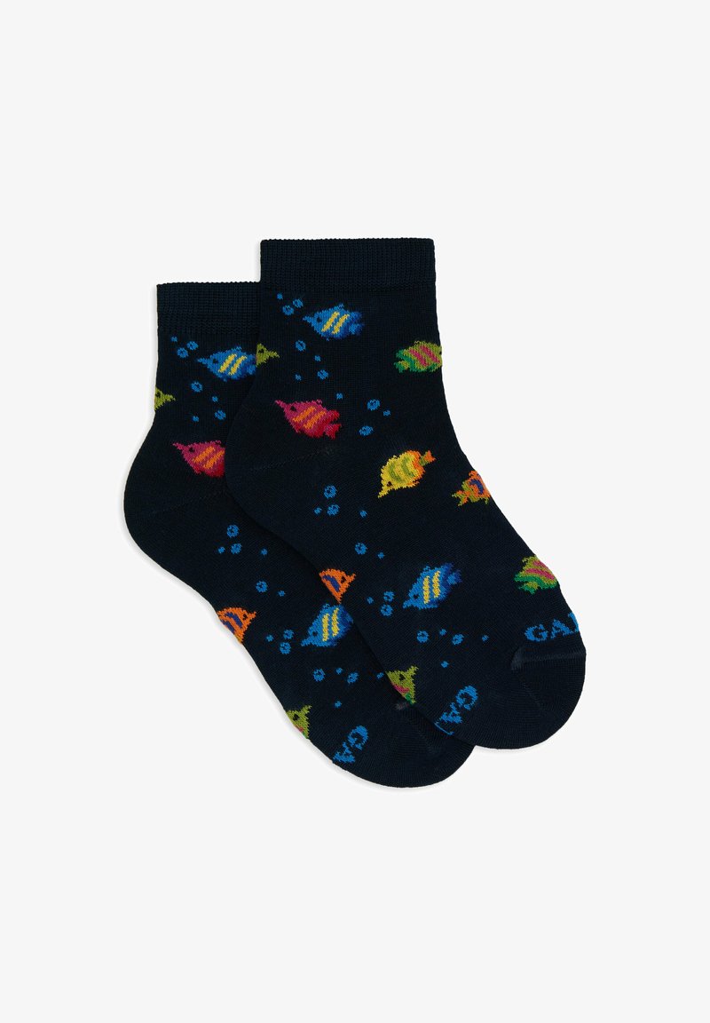 Marineblaue Baumwollsocken mit einem bunten Fischmuster in Orange, Pink, Grün und Blauen Akzenten, sowie Blasenmotiven verteilt über die gesamte Socke.