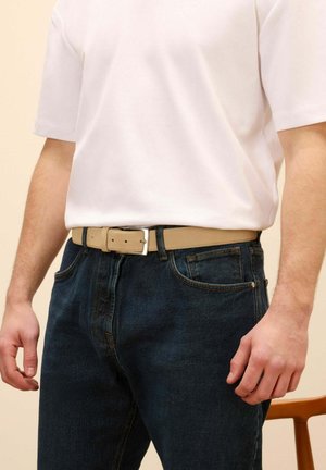 Manfield, Riem - beige