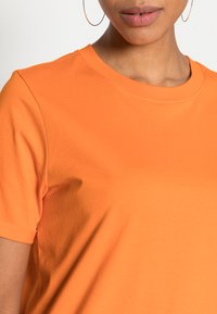 Pieces PCRIA FOLD UP SOLID TEE - T-shirt básica - exuberance