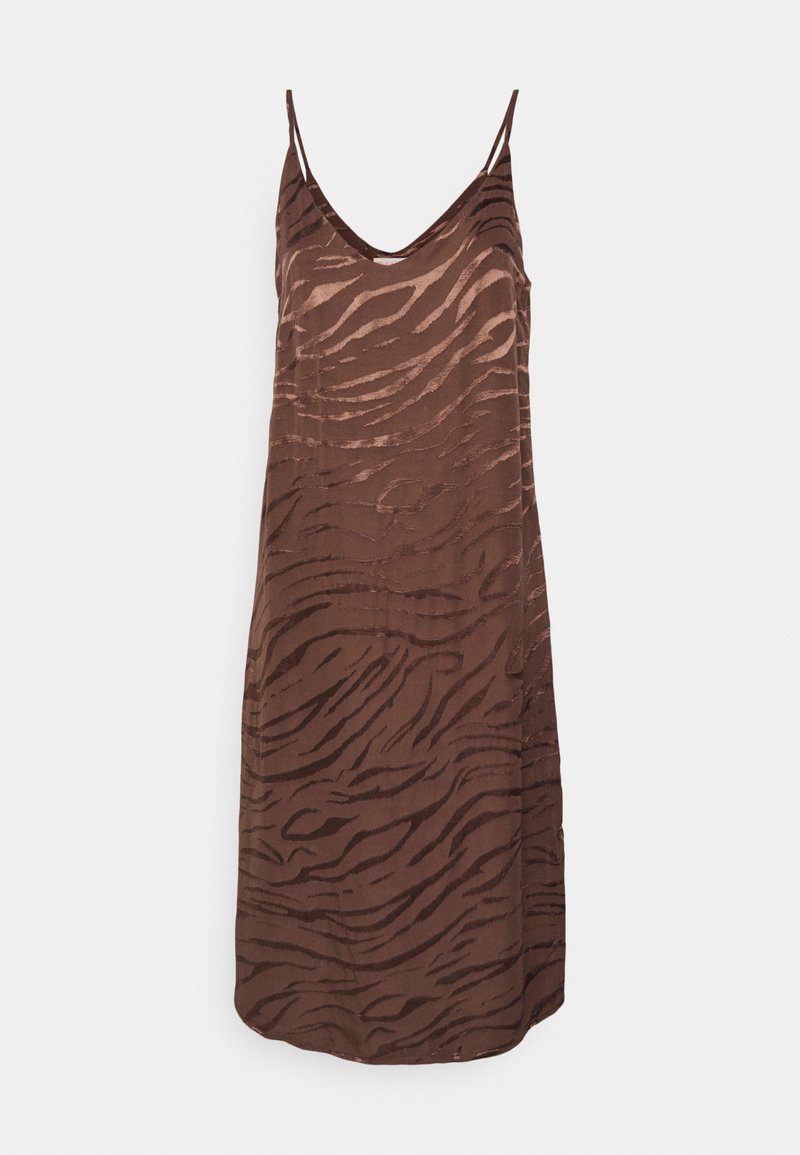 Robe sans manches marron avec un subtil motif zèbre, dotée d'un décolleté en V et d'une texture de tissu lisse et fluide.