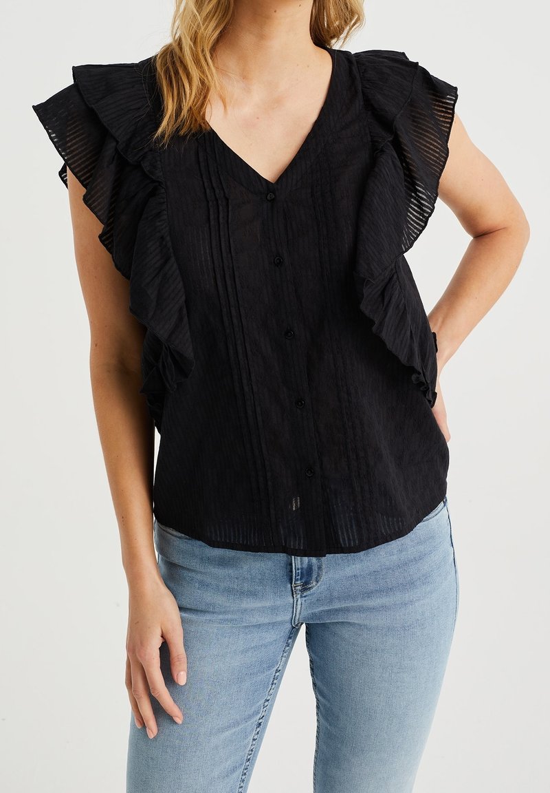 Musta V-kaula-aukkoinen paita, jossa on rypytetyt hihat, pystysuora raidallinen kuvio ja etupainike. Valmistettu kevyestä kankaasta.