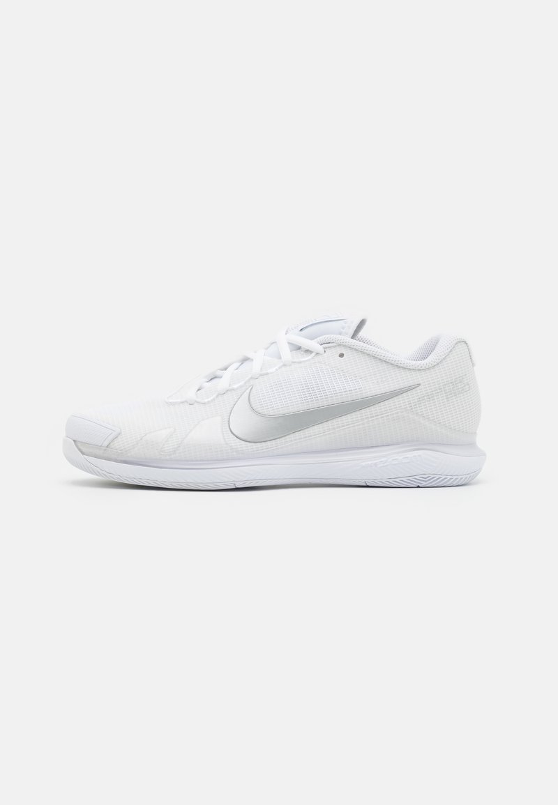 Nike Performance COURT AIR ZOOM VAPOR PRO - Sapatilhas de ténis para vários pisos - white/metallic silver