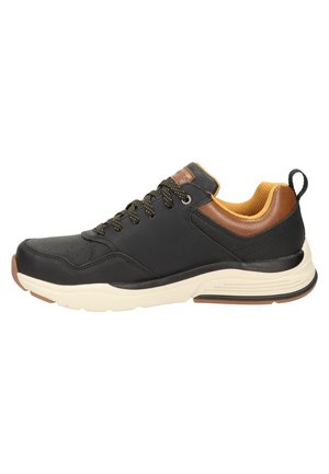 Scarpe sportive nere con tomaia sintetica, accenti in pelle beige, colletto texturizzato e suola bianca a contrasto. I fori delle stringhe e le stringhe sono di colore scuro.