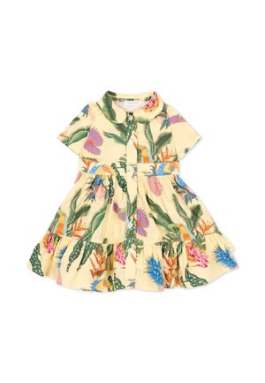 Vestito giallo a manica corta per bambino con stampa tropicale floreale e di uccelli, chiusura frontale con bottoni e gonna arricciata con orlo arruffato.