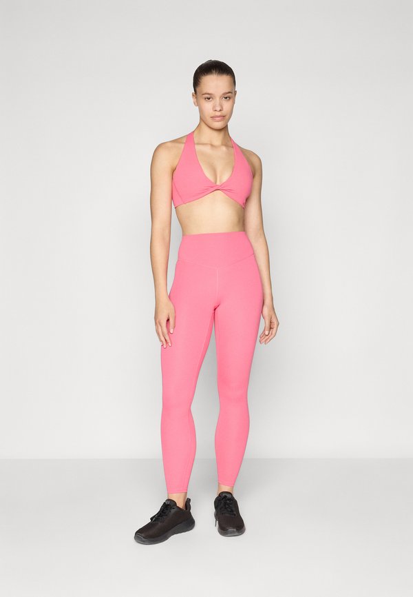 PURELUXE PLUNGE LOW IMPACT BRA - Light support sports bra2