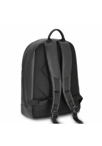 Mochila negra con un acabado liso, respaldo de textura de malla, correas de hombro acolchadas, asa superior y correas ajustables para un ajuste seguro.