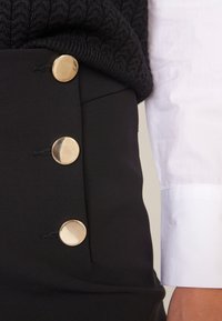 Maison 123 Pantaloni - noir