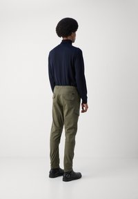 INDICODE JEANS Παντελόνι cargo - olive