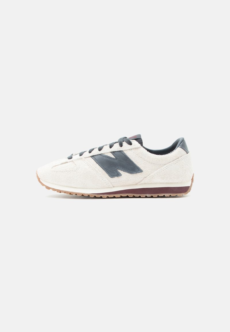 U471 off white/black/off-white