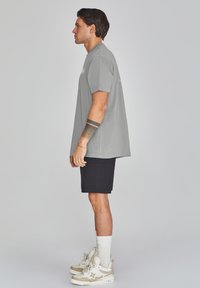 SIKSILK GRAPHIC - T-shirts print - grey