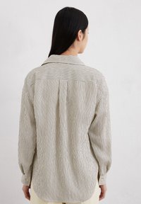 Thumbnail Image 3