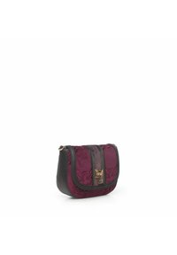 Borsa a mano viola e nera con rilievo floreale, finitura lucida, dettagli in oro e forma strutturata; presenta una fascia a righe in contrasto.