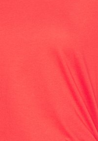 Vero Moda VMPAULA - Osnovna majica kratkih rukava - cayenne