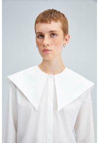 Touché Privé WIDE NECK POPLIN   - Skjortebluser - ecru