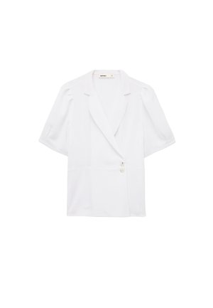 Witte blazerachtige blouse met korte mouwen, revers, subtiel opgepofte schouders en twee kleine knopen aan de voorkant.