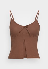 Top cropped castanho com texturização em cordas, apresentando um detalhe de laço na frente e um design central com fenda na barra. Textura suave.