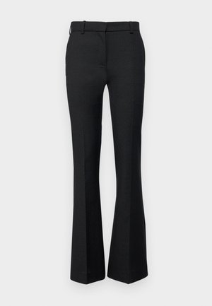 Schwarze, ausgestellte Hosen aus strukturiertem Stoff, mit einem Bund und Gürtelschlaufen, tailliertem Schnitt und Seitentaschen.