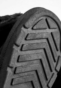 Next WATER REPELLENT PULL ON STANDARD - Zimní obuv - black suede