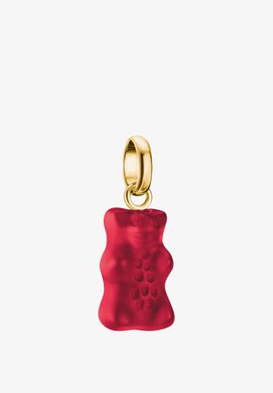Roter Gummibär-Anhänger mit einer glatten goldenen Schlaufe zum Aufhängen an einem Armband oder einer Halskette.
