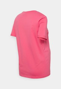 Pieces Maternity PMRIA FOLD UP SOLID TEE  - T-shirt básica - fruit dove