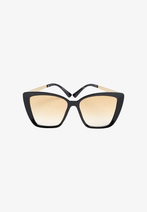 Czarne okulary przeciwsłoneczne typu cat-eye z beżowymi soczewkami gradientowymi i beżowymi zausznikami, pokazane z przodu na białym tle.