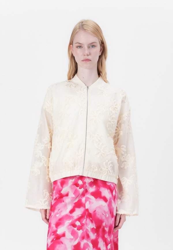 VIAGNES  - Bomberjacke - birch