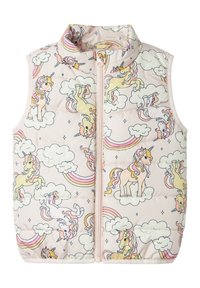 Børns ærmeløse lyserøde dunvest med lynlås foran, dekoreret med pastel unicorns, regnbuer og skyer mønster.