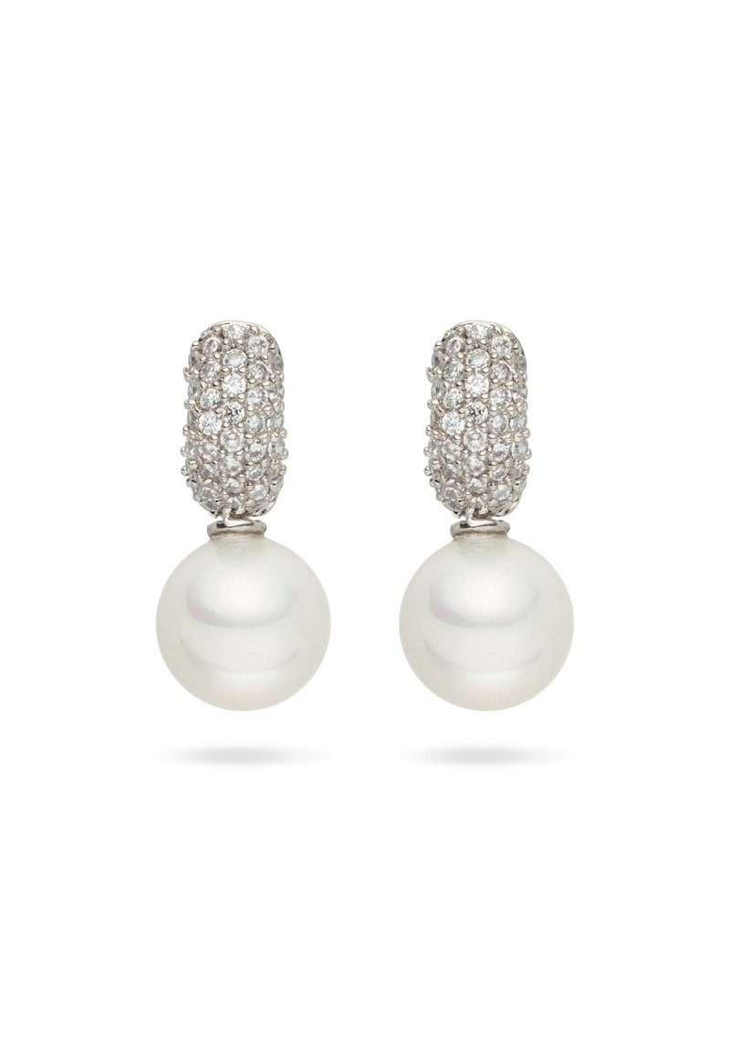 Orecchini a goccia in perla bianca con una parte superiore in argento texture impreziosita da piccole pietre trasparenti, con una perla sferica lucida sottostante.