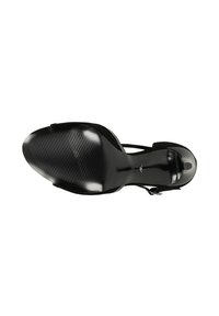 Černá vysoká podpatková bota s elegantním designem, hladkým svrškem, špičatou špičkou a vroubkovanou podrážkou pro lepší grip. Doplněná o nastavitelný pásek.