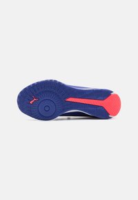 Puma ULTRA 5 MATCH IT MID JR UNISEX - Scarpe da calcio indoor - lapis lazuli/white/sunset glow