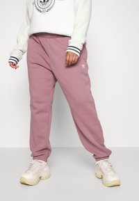 adidas Originals Teplákové kalhoty - brown