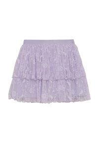 Lila tyllkjol med lager av volanger, prydd med blommig broderi. Mjuk midja och delikat textur som framhäver dess feminina design.