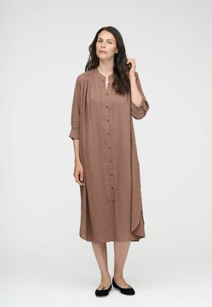 LAURELLA  - Tričkové šaty - caramel brown