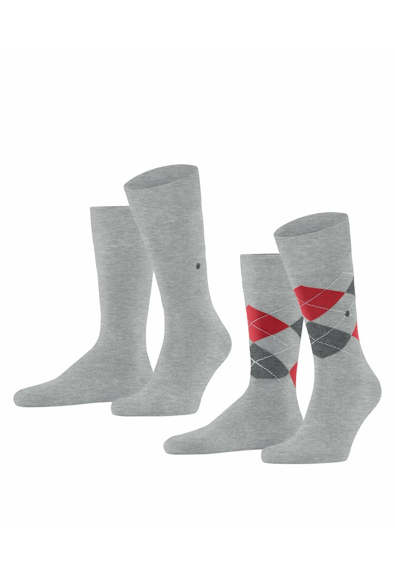 Conjunto de calcetines grises, que incluye dos pares lisos y dos pares con un diseño a rombos en rojo, gris y blanco. Tejido suave, de longitud hasta el tobillo.