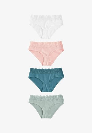 Neljä paria puuvillapikkuhousuja: valkoiset, vaaleanpunaiset, turkoosit ja vaaleanvihreät. Jokaisessa on pitsireunus vyötäröllä ja sileä pinta.