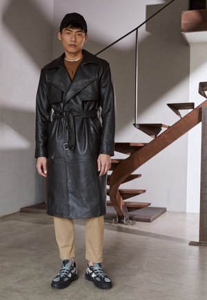Trench - black