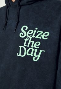 Mennace SEIZE THE DAY HOODIE - Camisola - black