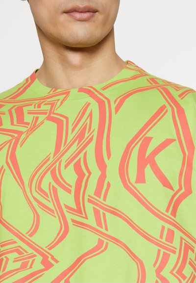 KOCHÉ UNISEX - Majica kratkih rukava s printom - green