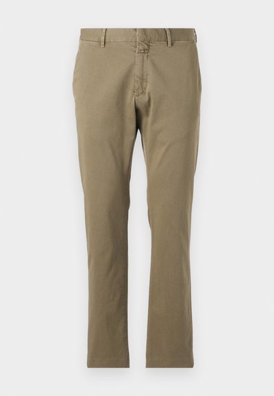 Pantalon khaki en tissu mélangé coton, doté d'un devant plat, d'une coupe classique, de jambes droites, de passants de ceinture et d'une fermeture éclair.