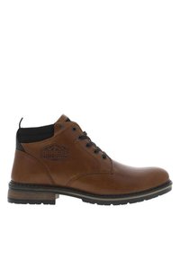 Bottines en cuir marron avec des accents noirs, bout rond, cinq œillets et semelle robuste. Présente un logo embossé sur le côté.