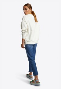 Rich & Royal MIT CREW-NECK - Sweater - pearl white