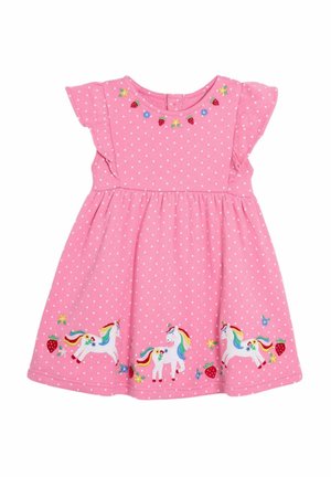 Rosa Baumwollkleid mit weißen Punkten, schwingenden Ärmeln, bestickten Einhörnern, Blumen und Erdbeeren am Saum; Knopfverschluss hinten.