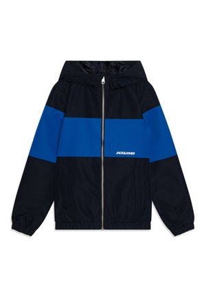 Veste à capuche noire et bleue avec fermeture éclair frontale et poignets élastiques, avec le logo "JACK & JONES" sur la bande bleue de la poitrine.