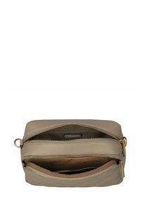 Borsa in pelle beige con forma rettangolare, dotata di due scomparti con zip e un interno a trama. Accessori in tonalità oro.