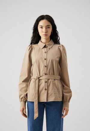 Vero Moda Tall VMEMMA SHIRT BELT - Veste légère - sand