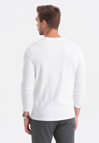 Ombre WITH POCKET  - Langarmshirt - white