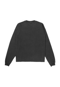 Maglietta nera a manica lunga con scollo rotondo, caratterizzata da una consistenza morbida e una vestibilità comoda. Nessun logo o motivo visibile. Design semplice e classico.